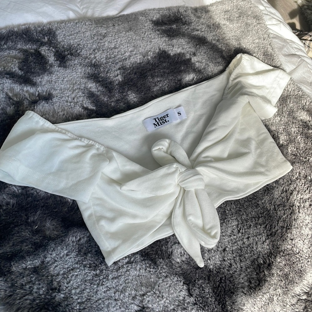 Tiger mist tie front crop top in white